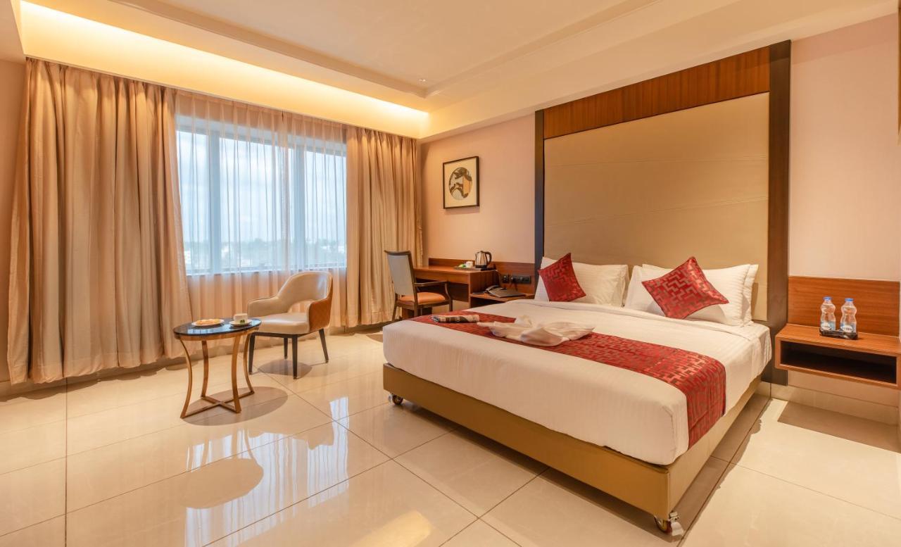Hotel M Pro Palace Mysore - 12 Minutes To Mysore Palace Eksteriør billede