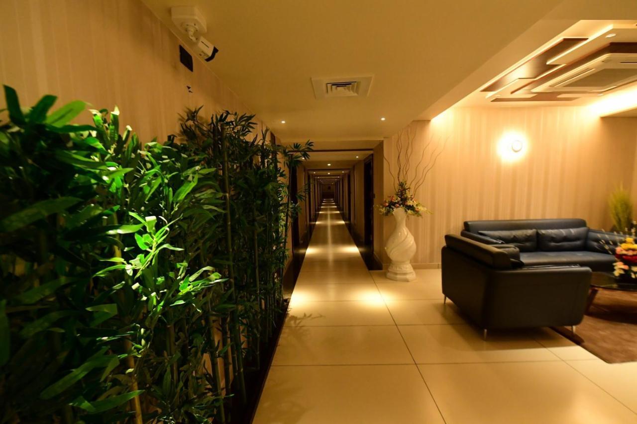 Hotel M Pro Palace Mysore - 12 Minutes To Mysore Palace Eksteriør billede
