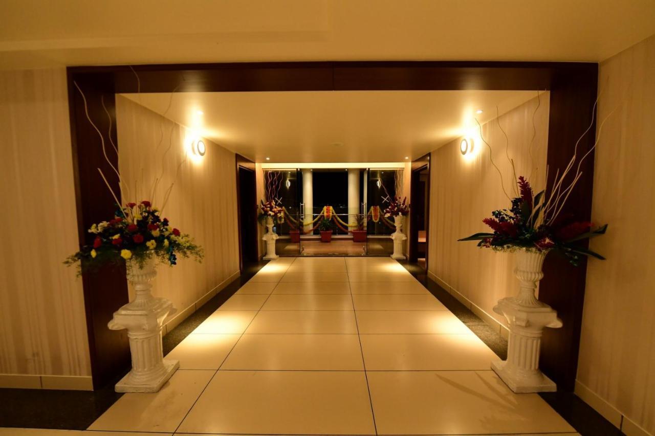 Hotel M Pro Palace Mysore - 12 Minutes To Mysore Palace Eksteriør billede